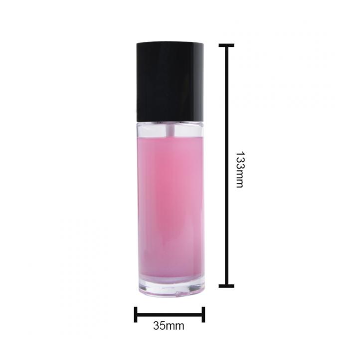 O corpo líquido dos cosméticos do highlighter da composição da cara do formulário vislumbra o pulverizador para o casamento